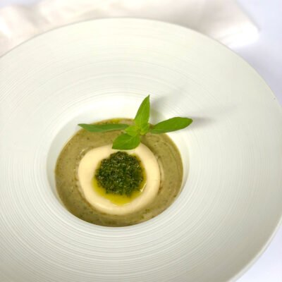 Sorrentini de burrata com raspas de limão siciliano ao pesto cremoso