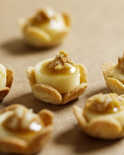 Cestinha de Brie com praliné e mel trufado