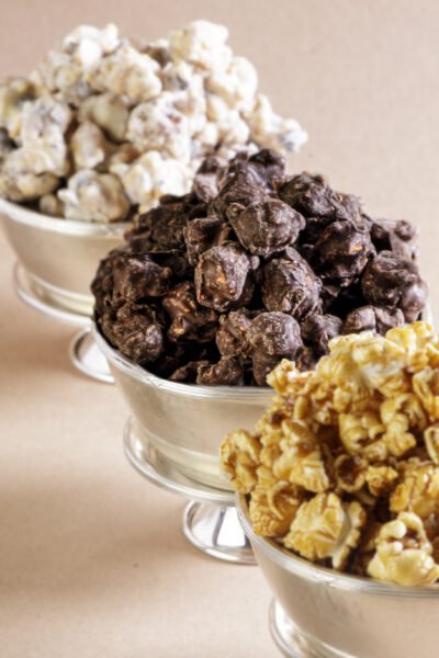 Alternative view of Pipocas carameladas cobertas com chocolate meio amargo