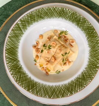 Ravioli Doppio de Brie trufado ao Beurre Blanc
